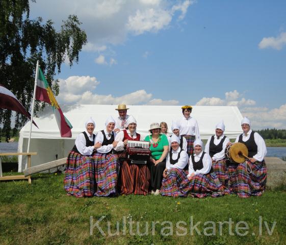 Folkloras kopa "Kāre"